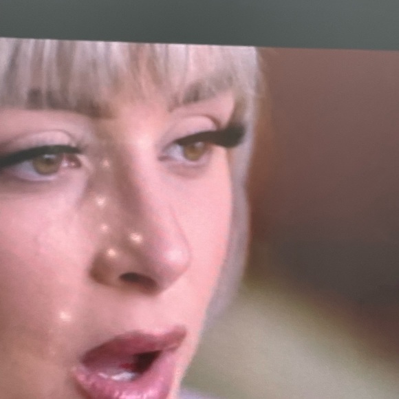 Long hair wavy blond wig - Picture 4 of 10